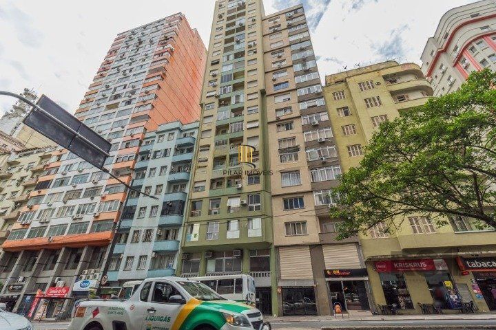 Apartamento com 2 quartos e elevador no bairro Centro Historico