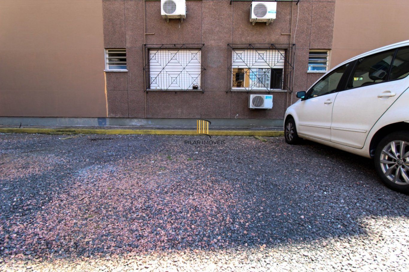 Apartamento com 2 dormitórios, 1vaga de garagem e elevador no centro de Canoas.