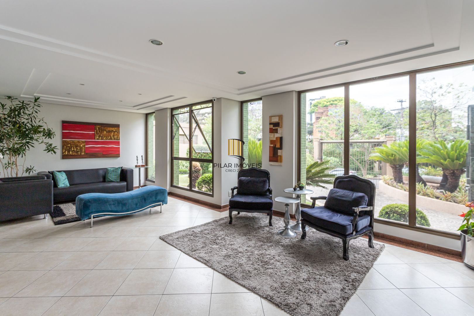 Apartamento de 97m², 2 dormitórios,1suíte, 3 vagas de garagem na rua Guararapes