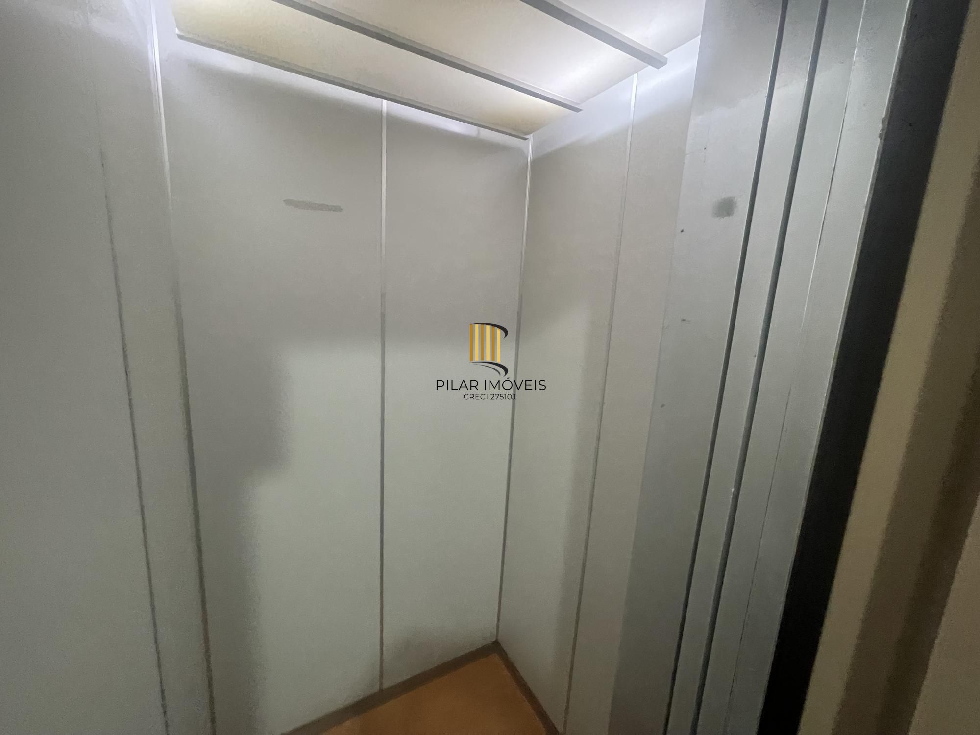 Apartamento com 2 quartos com closet à venda 1 vaga de garagem Elevador Sarandi