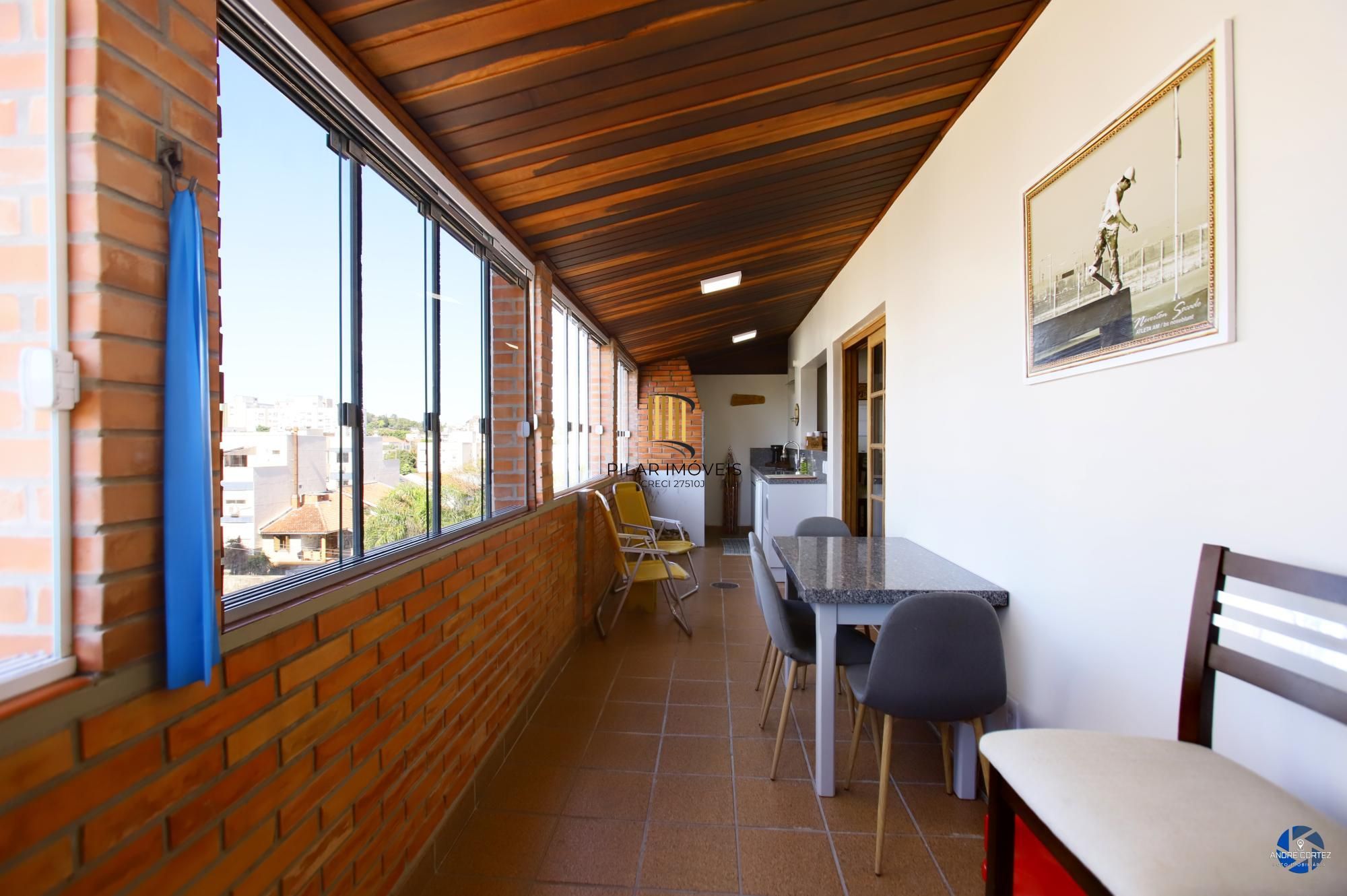 Cobertura com 3 dormitórios e 2 vagas no Bairro Santana