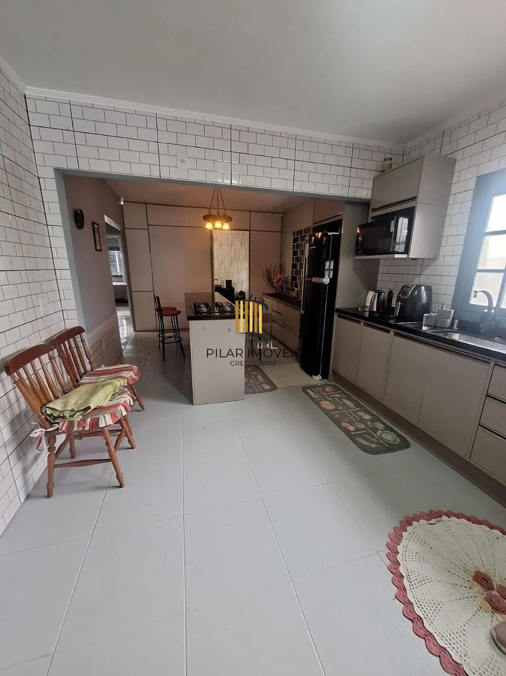 Casa de 2 dormitórios, sendo 1 suíte e 2 vaga de garagem coberta em Canoas.