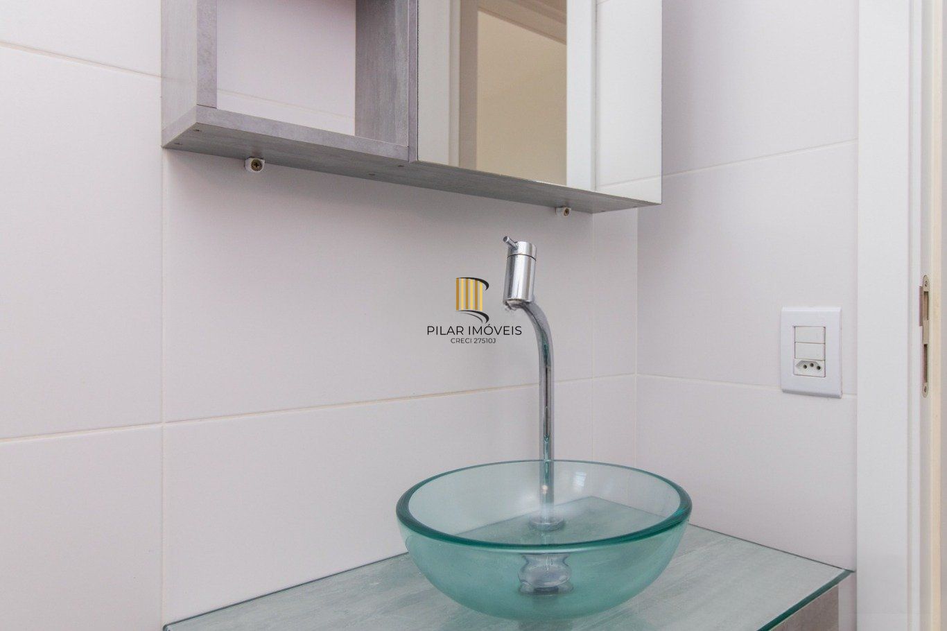 Apartamento de 1 dormitório, elevador no bairro Nonoai em  Porto Alegre.