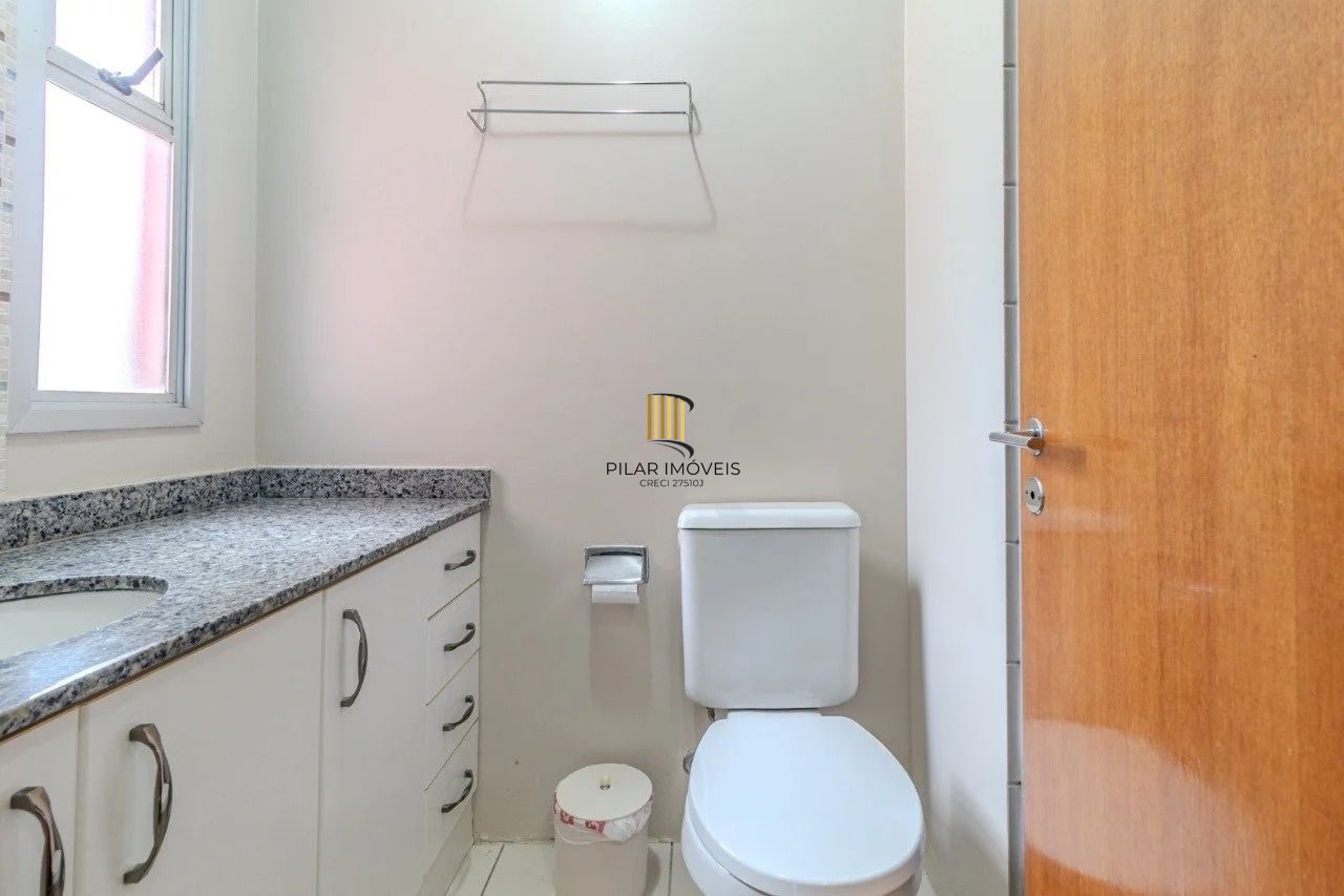 Apartamento 2 Dormitórios com 1 vaga coberta e elevador no Alto Petrópolis