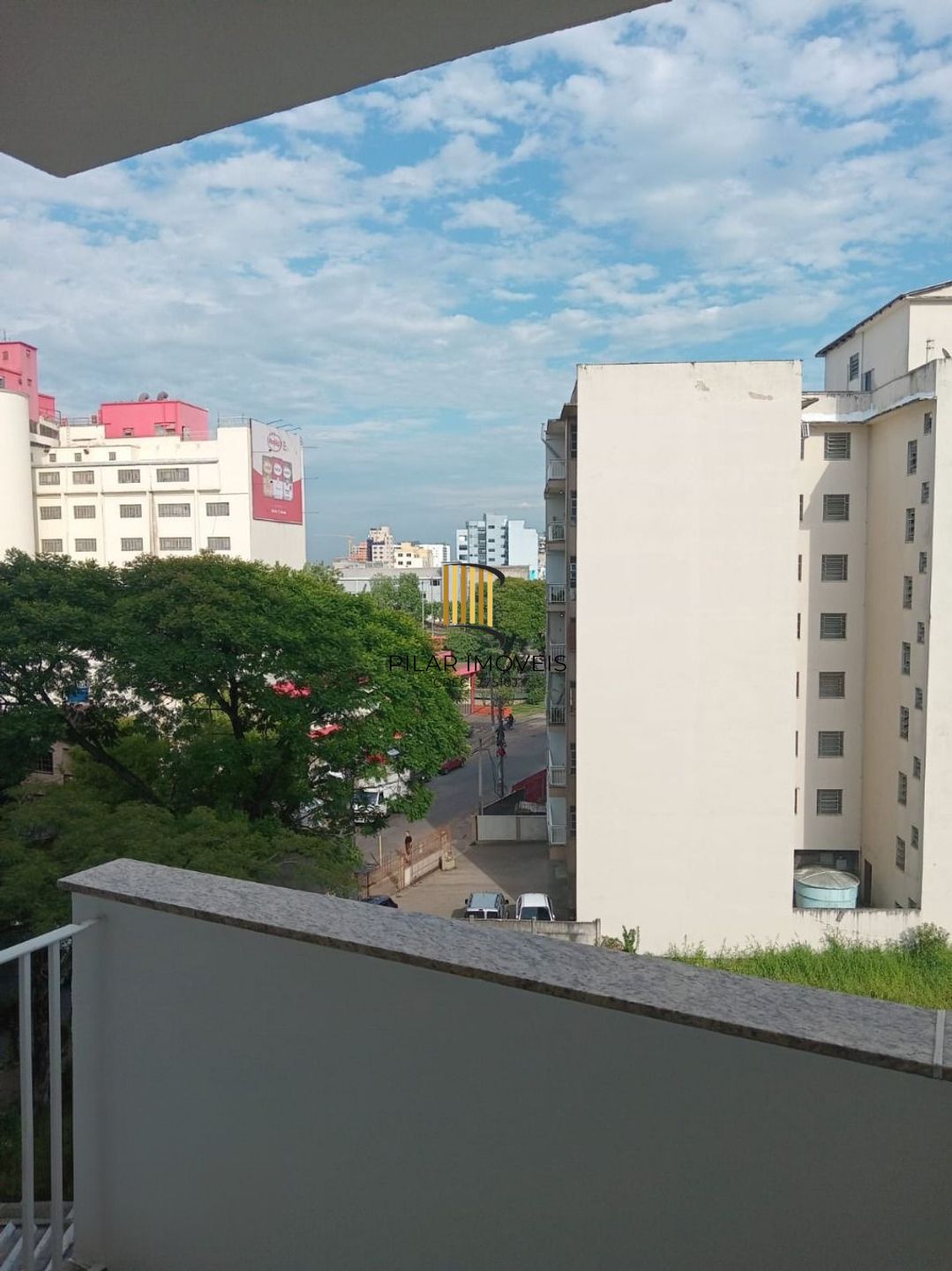 Apartamento de 2 quartos e elevador em Canoas.