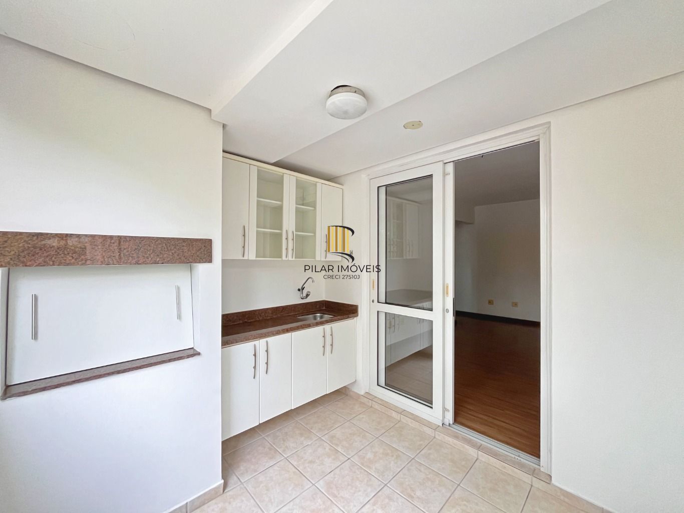 Apartamento com 3 Quartos, 1 suite e 1 vaga à Venda no bairro Tristeza.