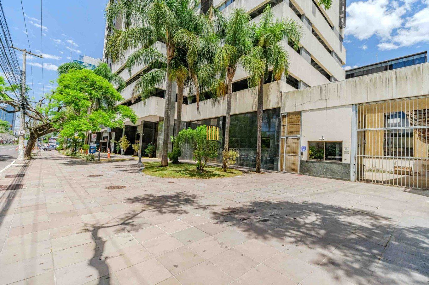 Sala comercial, 2 vagas, elevador e restaurante no bairro Praia de Belas