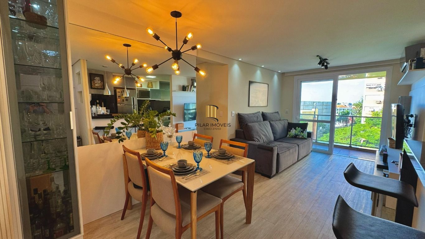 Apartamento mobiliado de 2 dormitórios no bairro Petrópolis