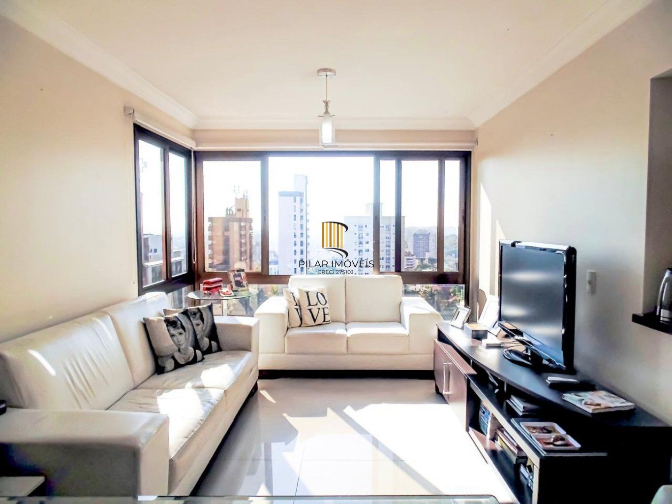Apartamento com 3 dormitórios e 2 vagas de garagem no Bairro Higienópolis