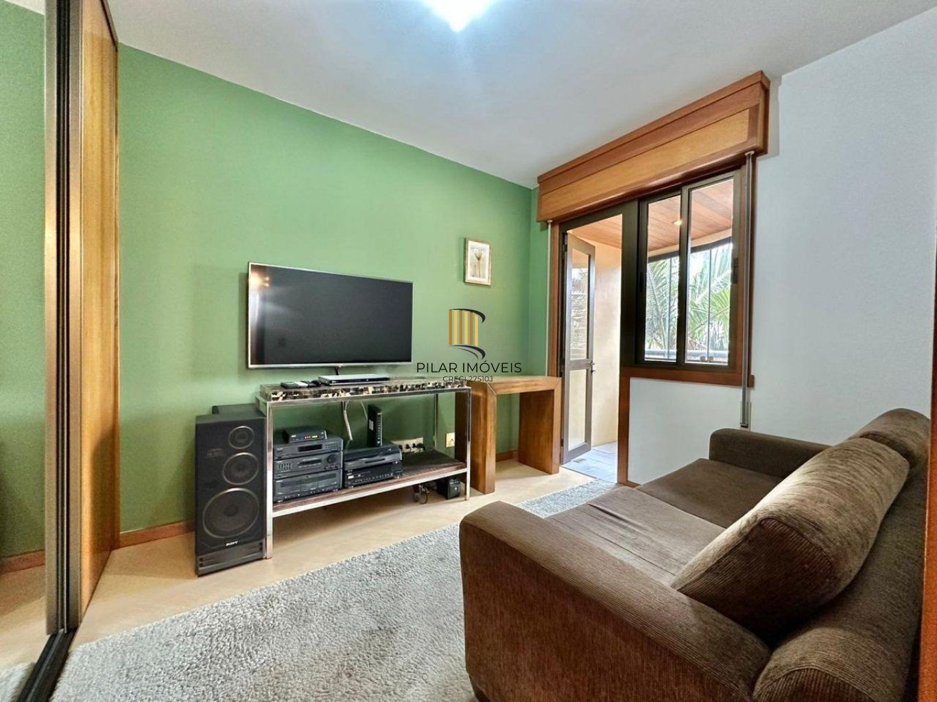 Apartamento com 3 quartos, vaga e elevador no Bairro Menino Deus - Pilar Imóveis