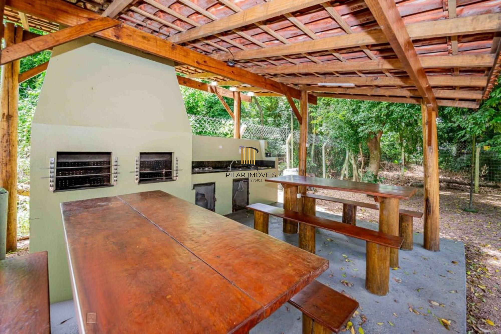 Apartamento semi mobiliado de 3 quartos, elevador, 1 vaga no bairro Cavalhada