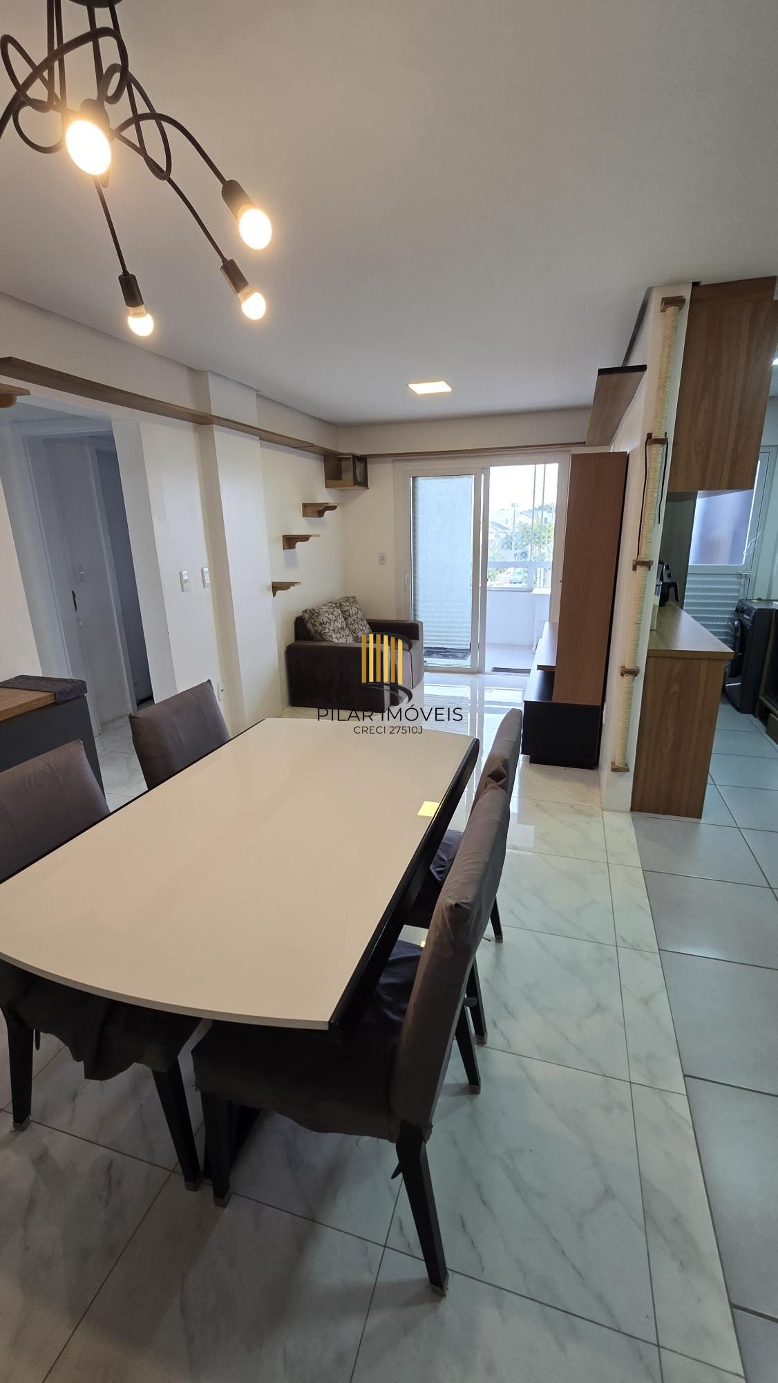 Apartamento semimobiliado com 2 dormitórios (1 suíte) em Gravataí
