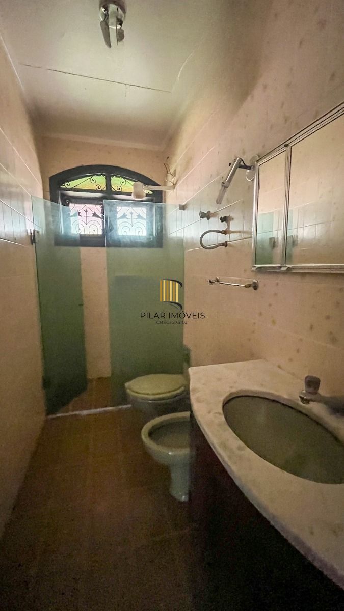 Casa com 5 quartos, 5 vagas e 265m² à venda no bairro Tristeza.