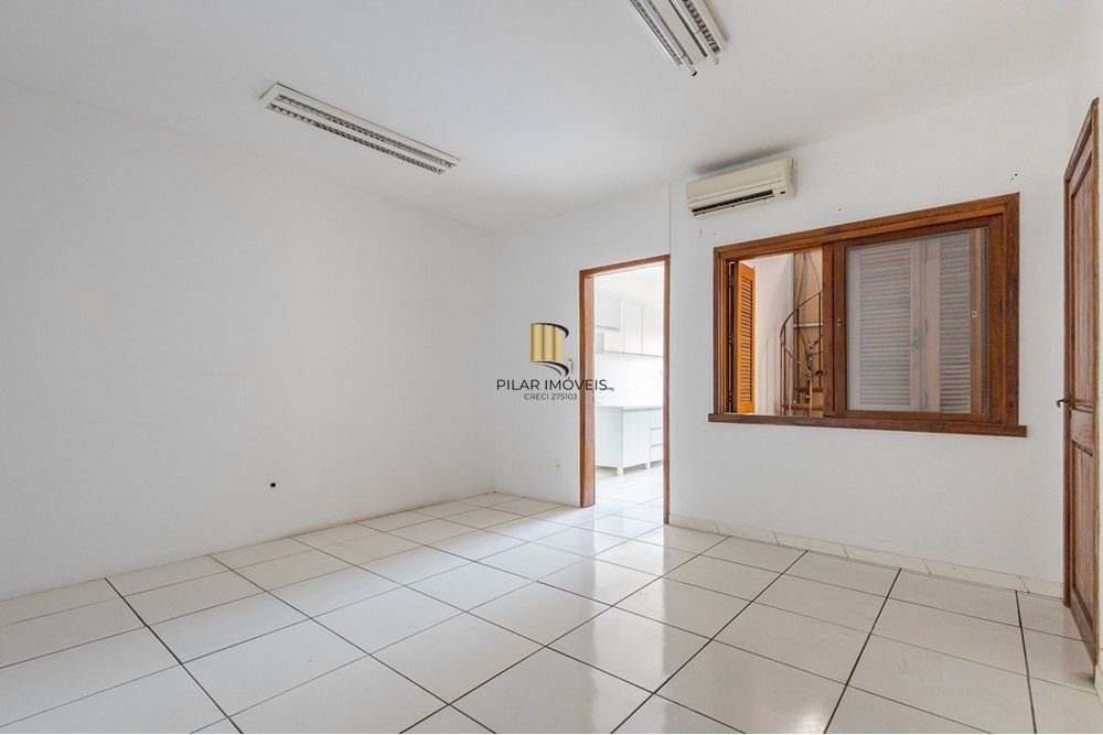 Casa com 4 quartos, 7 vagas e pátio no Bairro Higienópolis