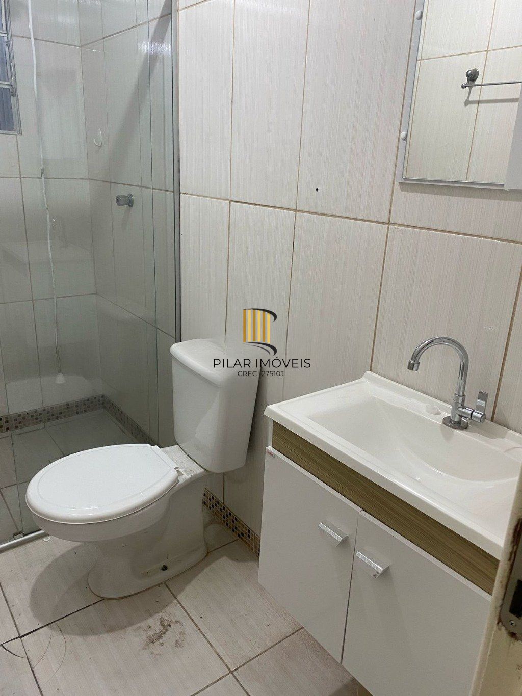 Casa de 2 dormitórios e 2 vaga de garagem em Vila Eunice Cachoeirinha.