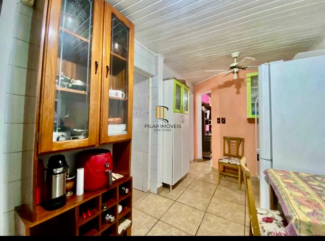 Casa com pátio 144m2 2 quartos com vaga Bairro Passo das Pedras Porto Alegre