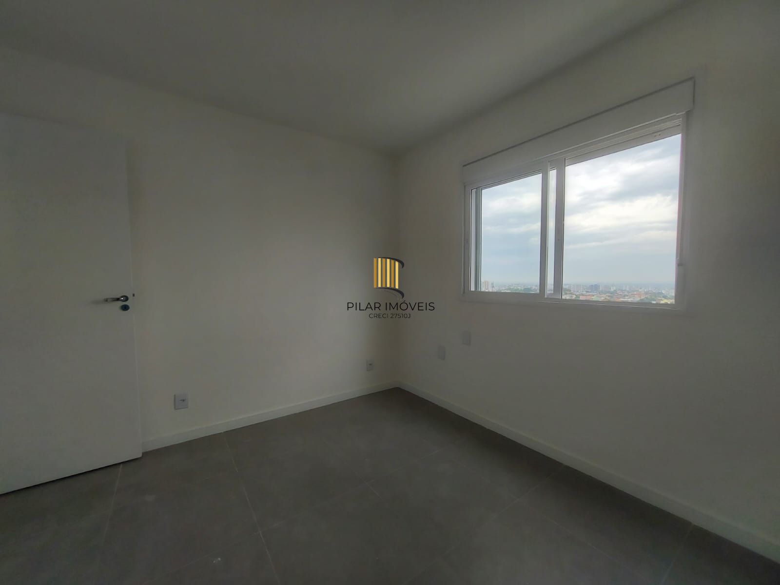 Apartamento de 2 quartos, suíte, elevador e 1vaga no bairro Jardim Sabará