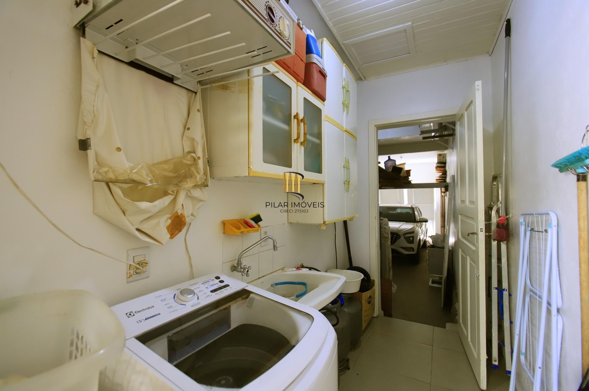 Casa de 4 quartos, 3 banheiros, 3 vagas no bairro Rio Branco