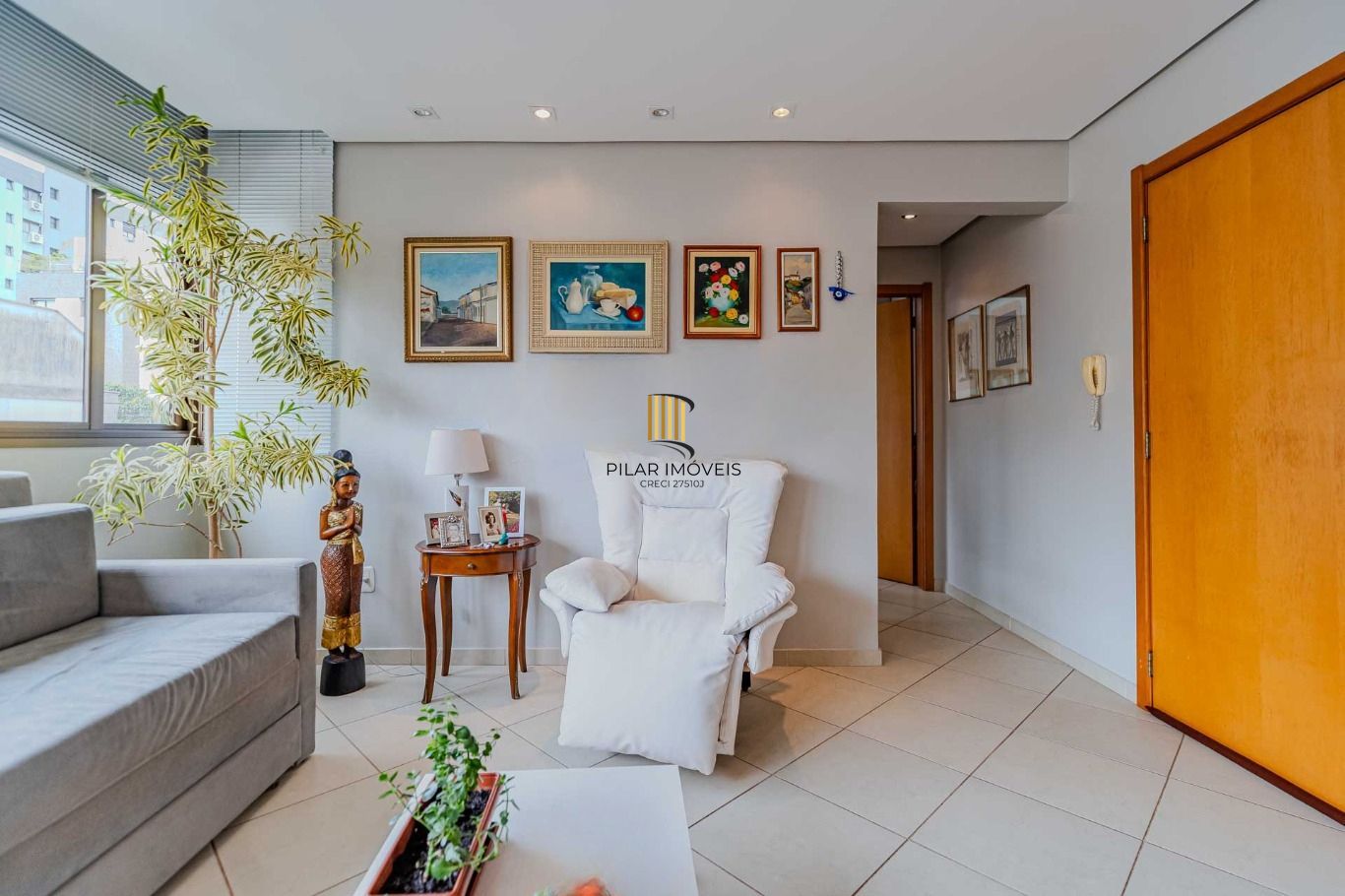 Apartamento com 1 dormitório e 1 vaga de garagem no Bairro Higienópolis