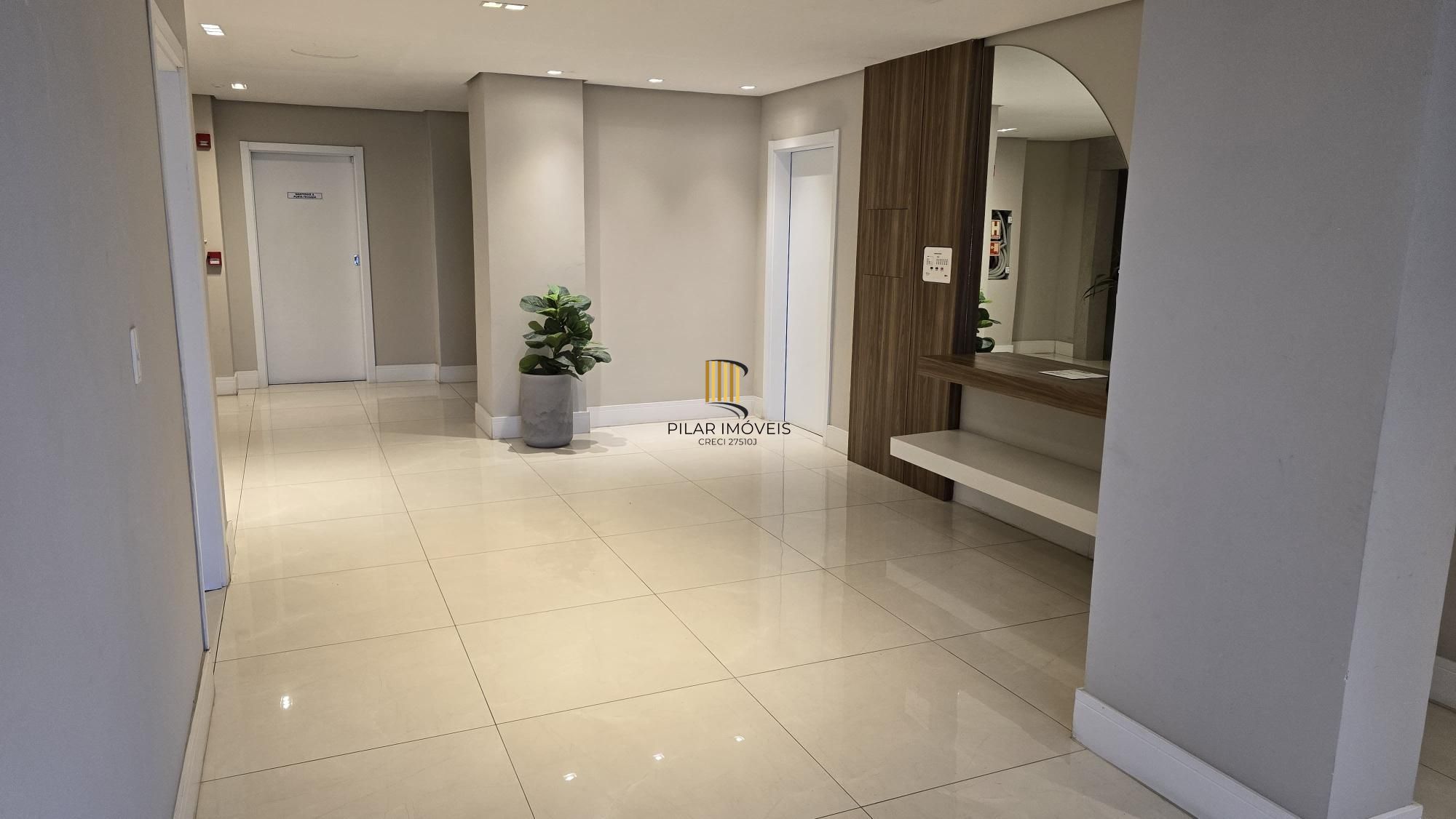 Apartamento semimobiliado com 2 dormitórios (1 suíte) em Gravataí