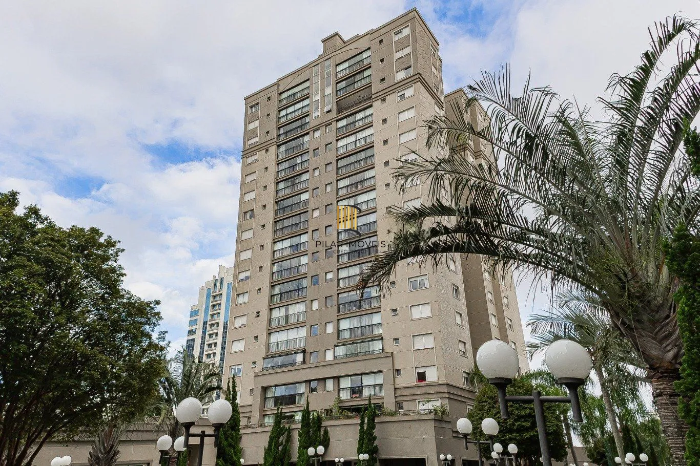 Apartamento de 2 dormitórios, 1 suíte, 2 vagas e 94m² no Jardim Europa.