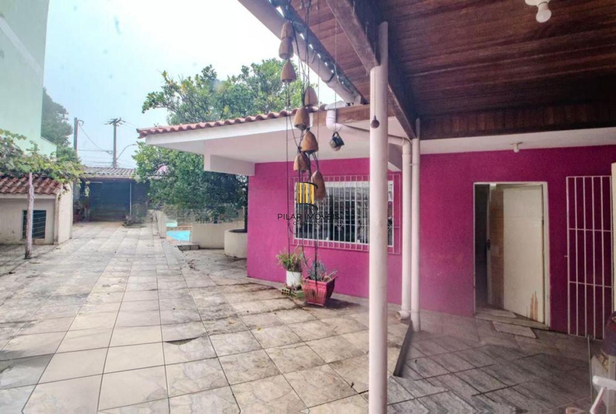 Casa de 3 quartos e 2 vagas de garagem no bairro Nonoai Porto Alegre.