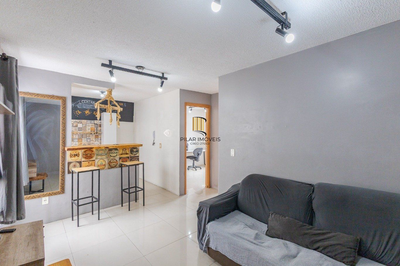 Apartamento de 2 dormitórios, piscina e 1 vaga de garagem em Canoas.