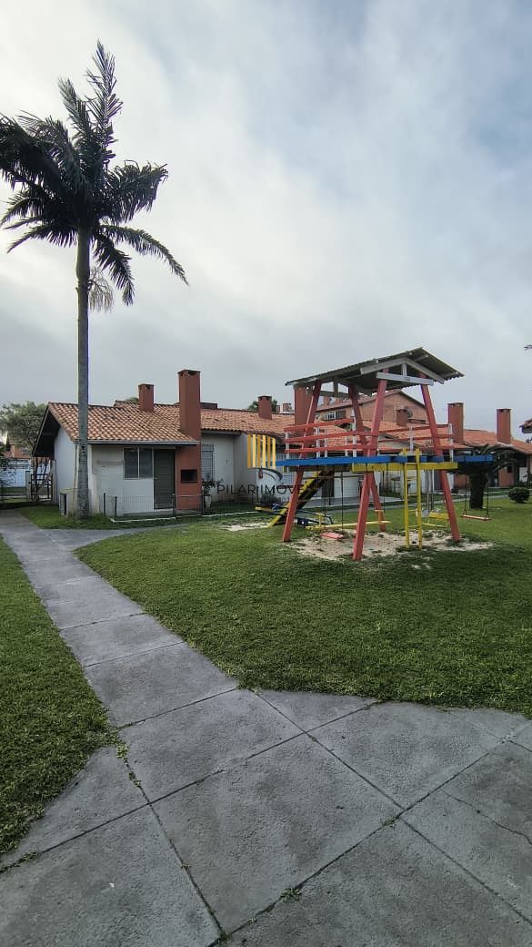 Sobrado 2 dormitórios com suite Condomínio Fechado Capão Novo