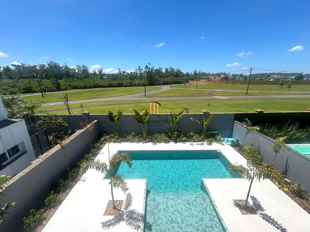 Casa Alto Padrão com 3 Suítes e Piscina no Alphaville
