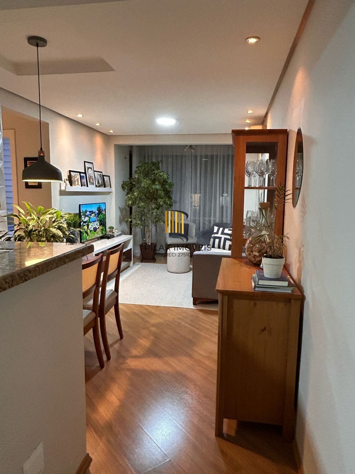 Apartamento à venda com 2 quartos e 55m² no bairro Cristal