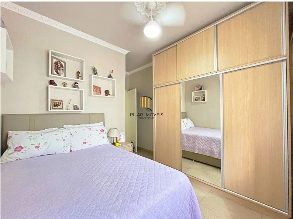 Apartamento térreo com 2 dormitórios no Bairro Menino Deus