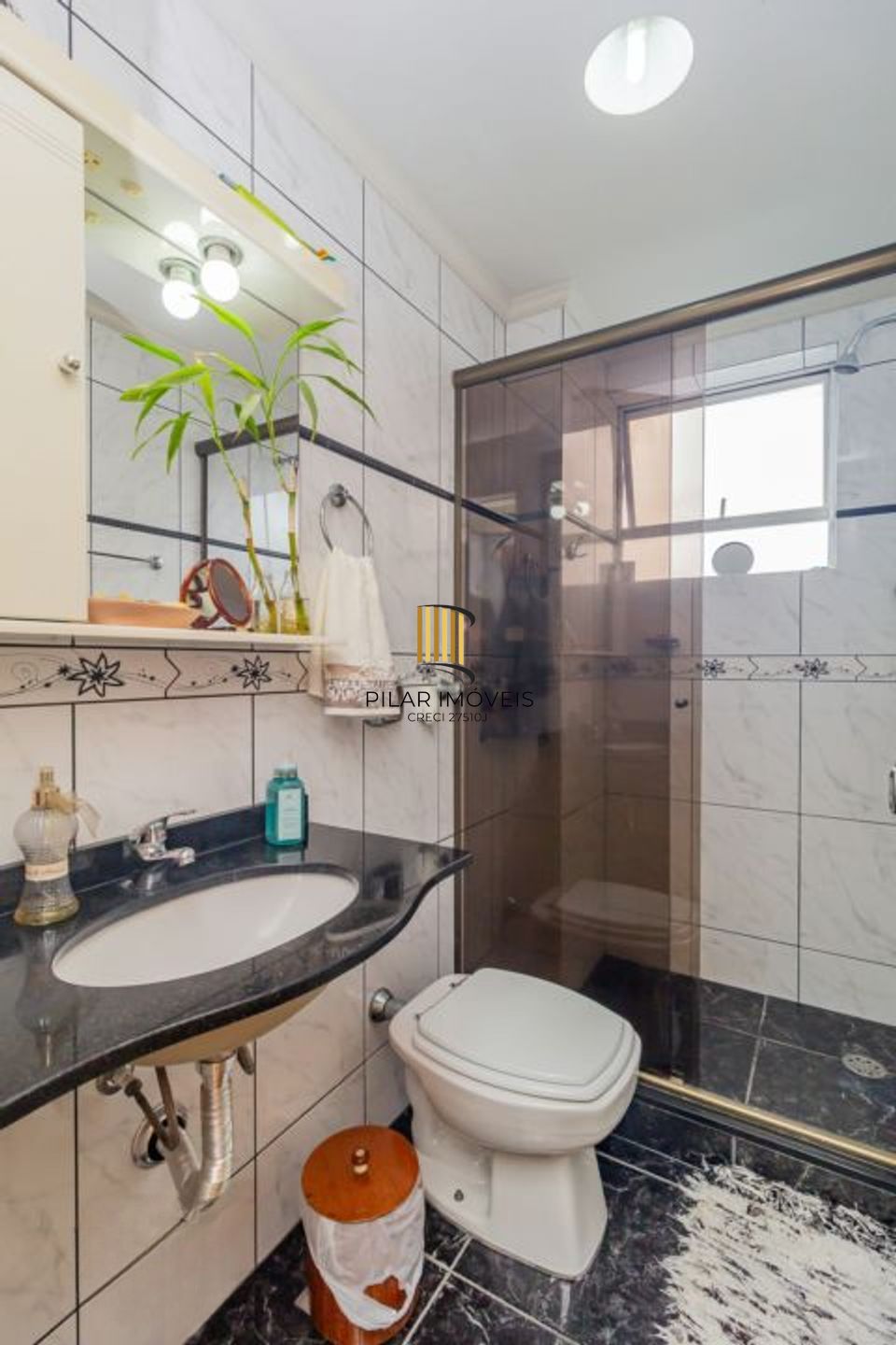 Apartamento Ensolarado com 80m² e Vaga Escriturada – bairro Santa Cecília