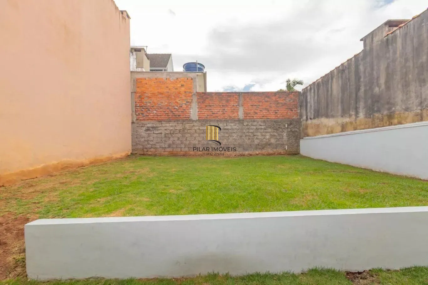 Casa de 3 dormitórios e 3 vagas de garagem em Canoas.
