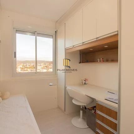 Apartamento com 2 quartos e 1 vaga e elevador no Bairro São Sebastião
