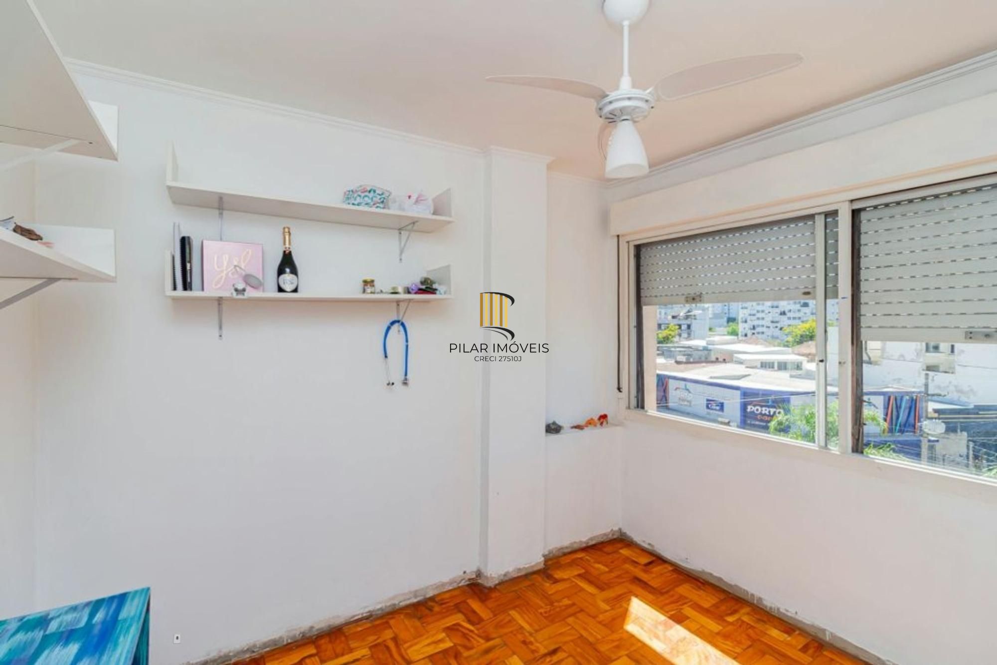 Apartamento com 2 quartos, elevador semi mobiliado no bairro Floresta.