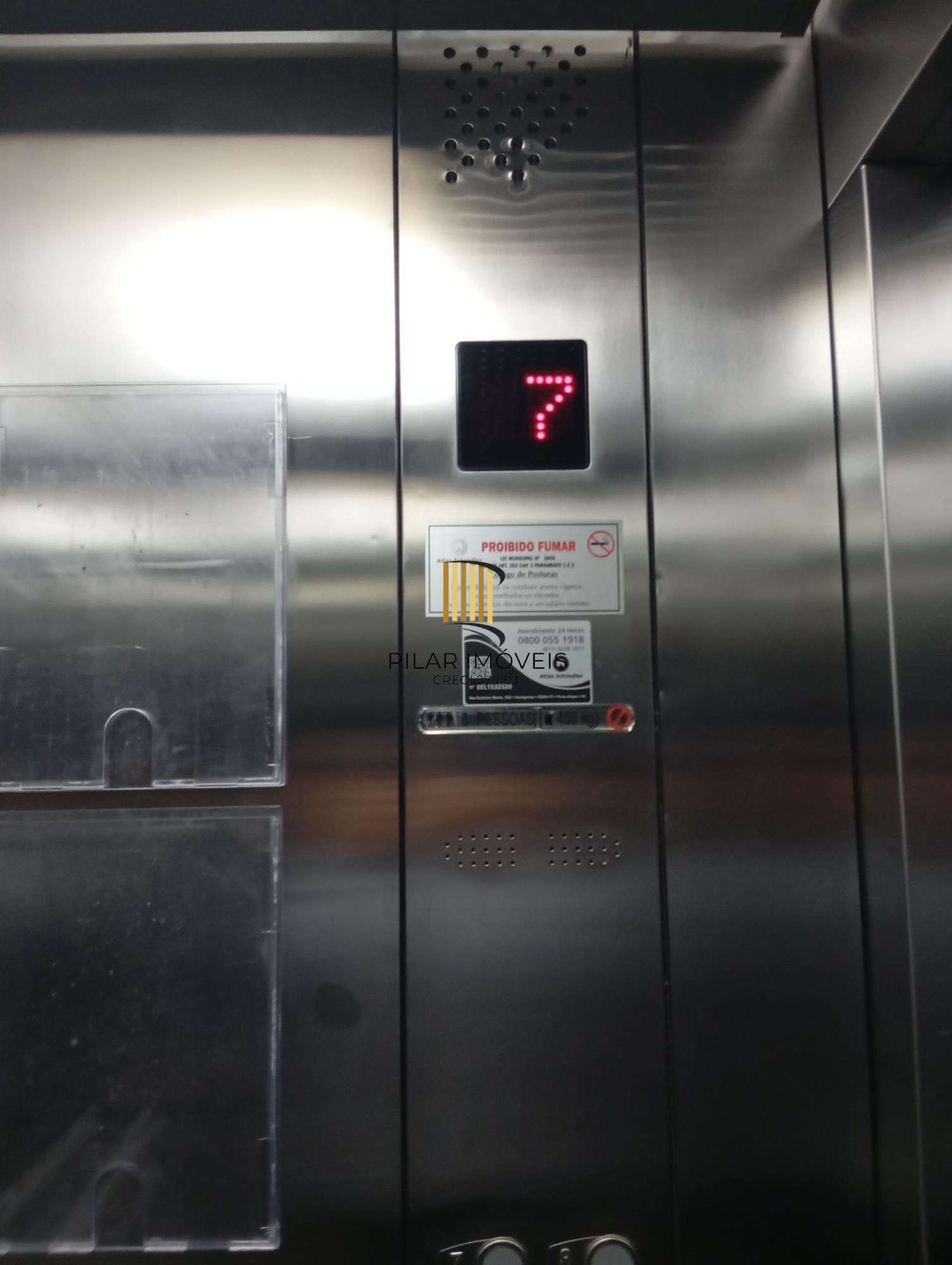 Apartamento com 2 Dormitórios, Vaga Dupla e Elevador no Floresta