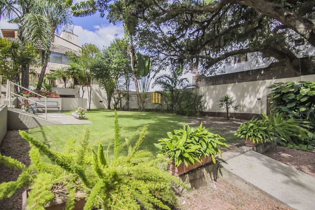 Casa em Condomínio com 5 quartos e 390m² à venda em Boa Vista, Porto Alegre.