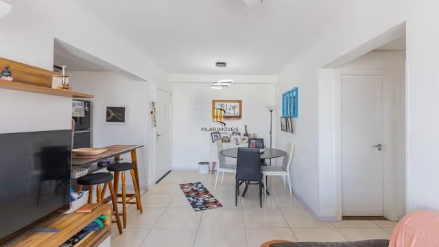 Apartamento de 2 quartos, elevador e 1 vaga de garagem em Canoas.