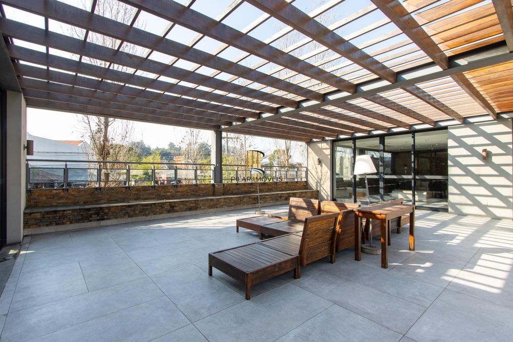 Apartamento semi mobiliado de 3 dormitórios no bairro Pedra Redonda