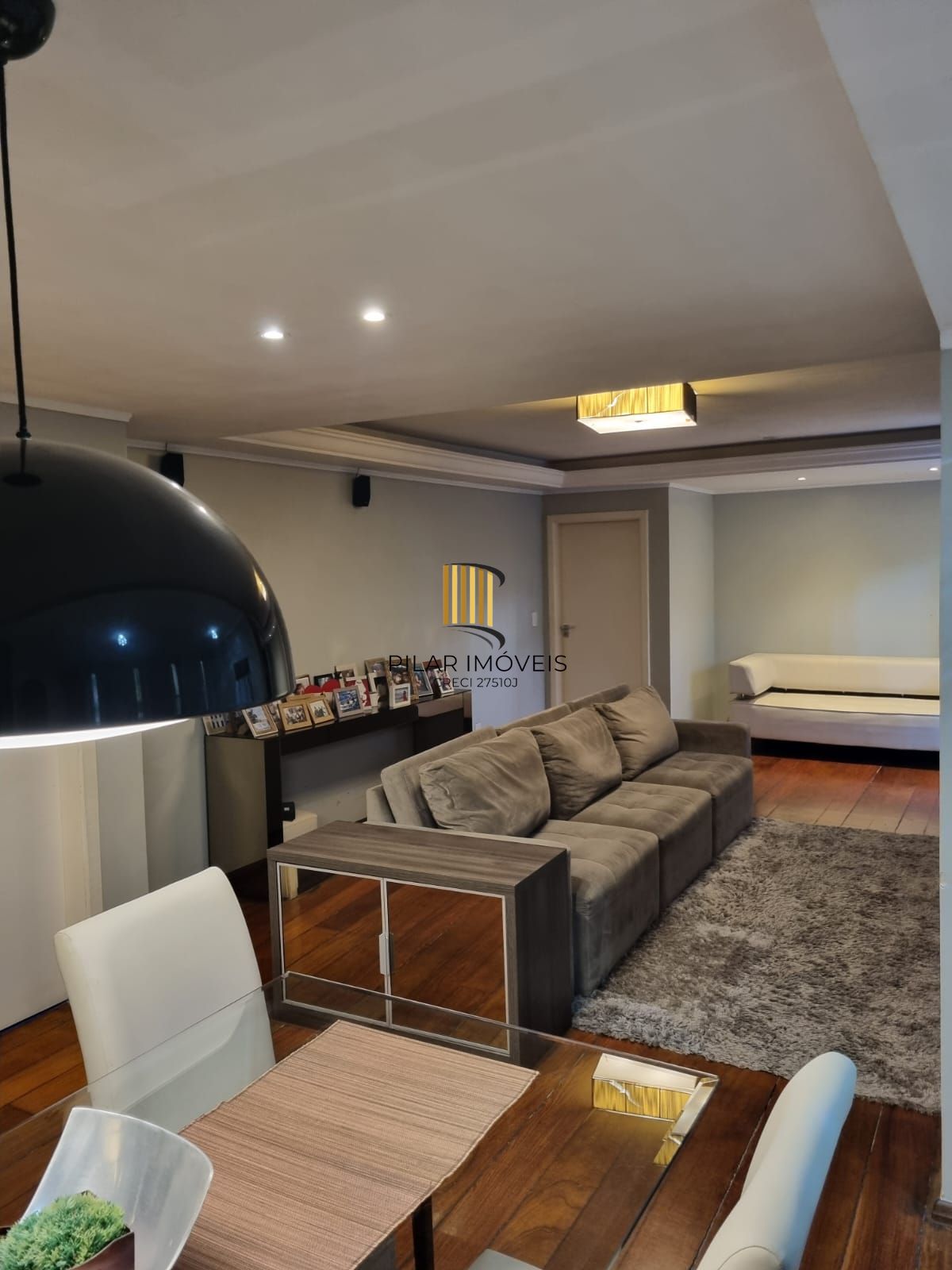 Apartamento térreo semi mobiliado de 3 dormitórios no bairro Cristal