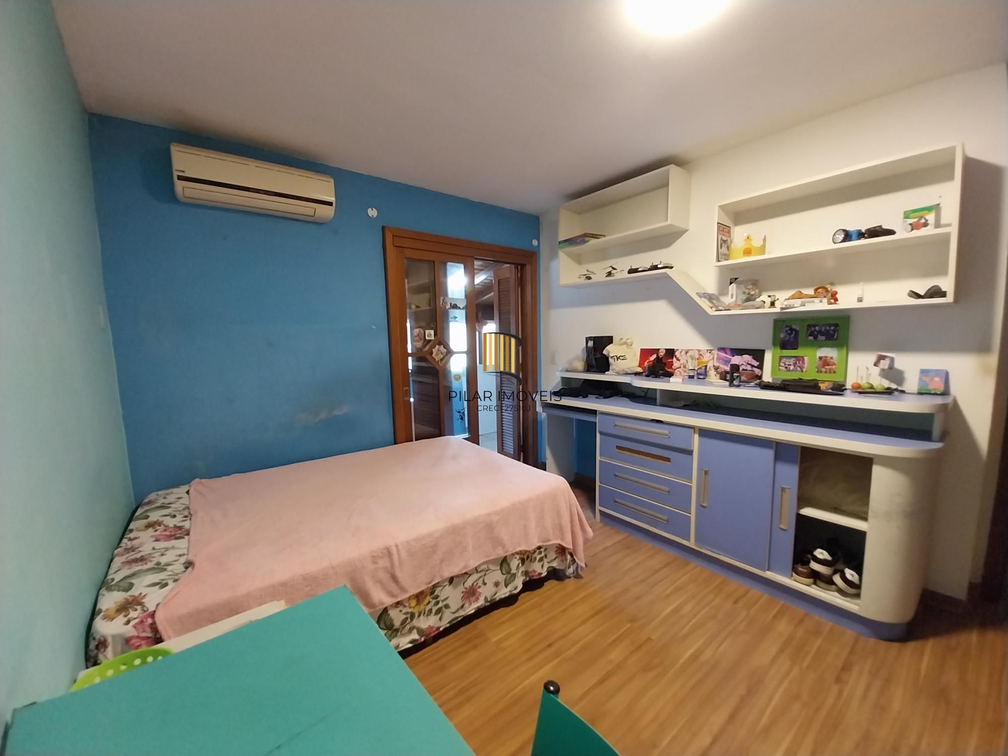 Casa em Condomínio com 4 quartos, 1 suíte e 300m² à venda em Ecoville.