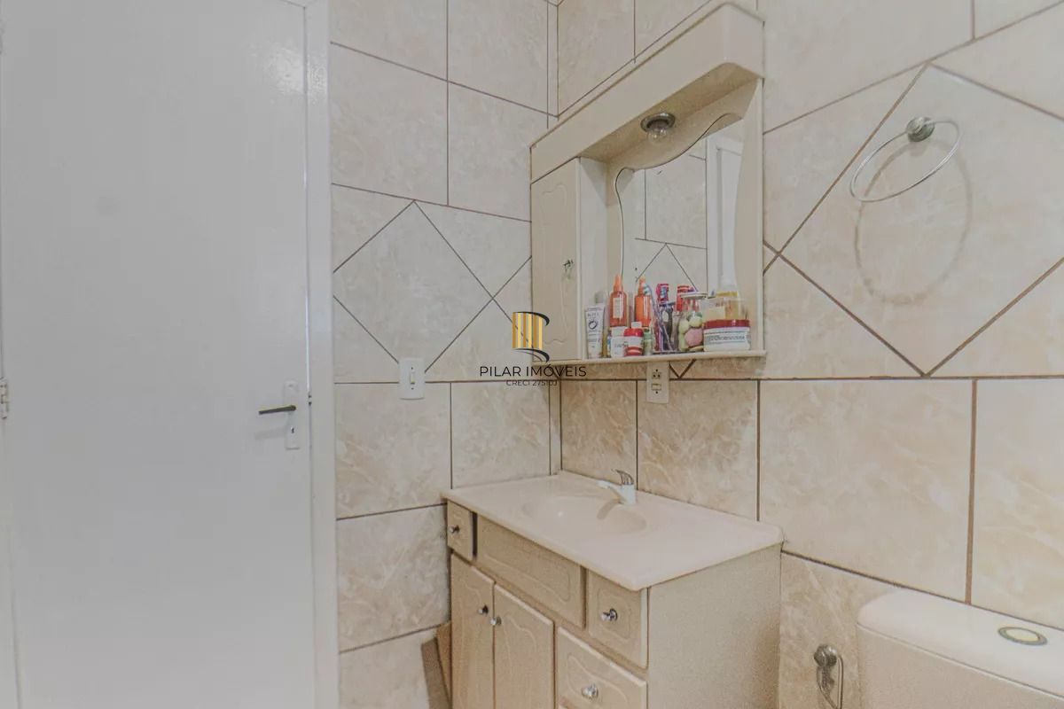 Casa e loja à venda com 300m², 3 quartos e 3 vagas no Rubem Berta