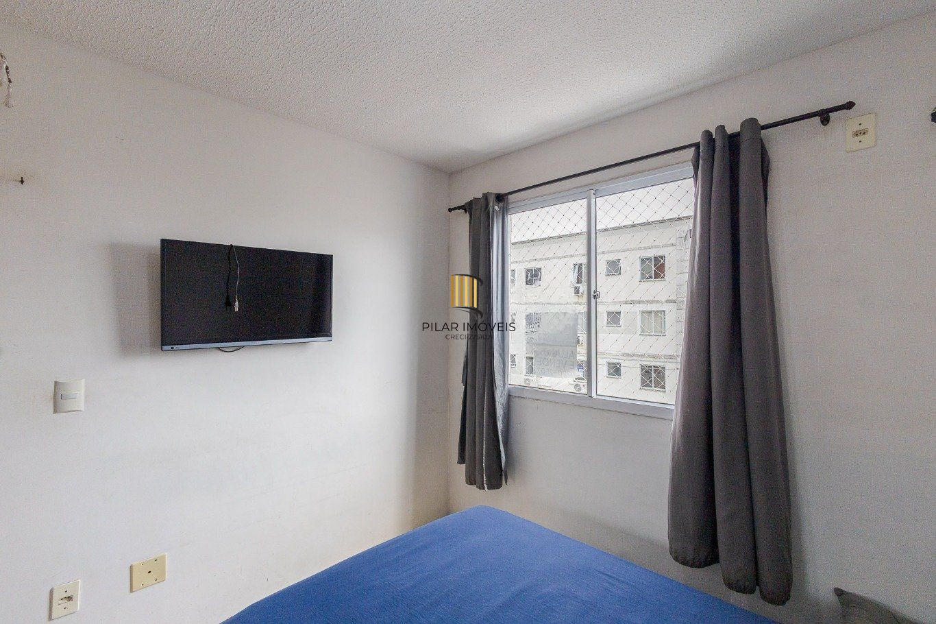 Apartamento de 2 dormitórios, piscina e 1 vaga de garagem em Canoas.