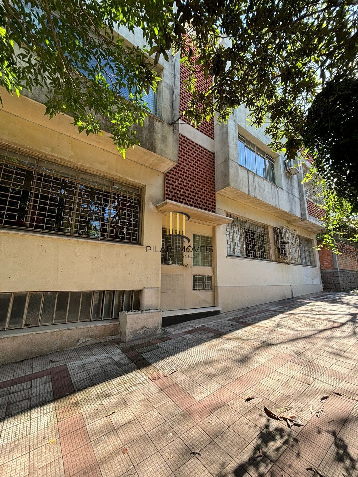 Apartamento à venda com 3 dormitórios 83 m² no Bairro Petrópolis