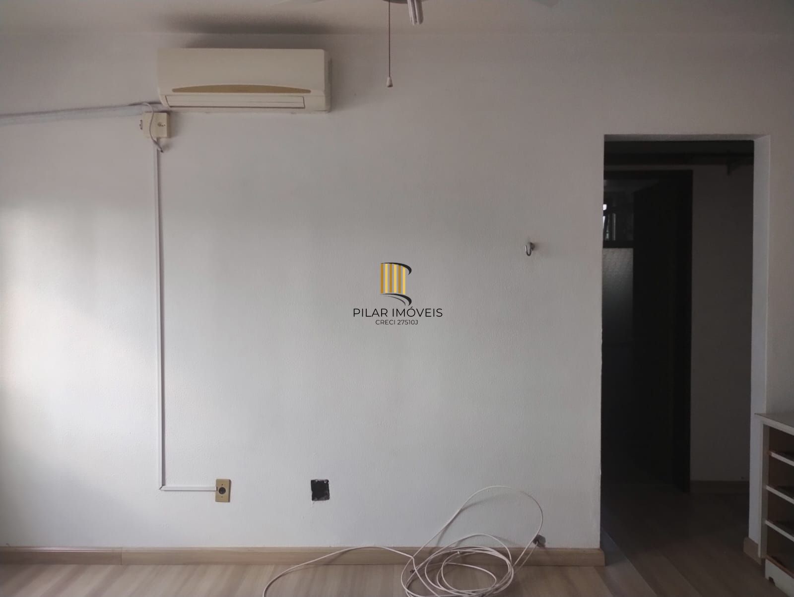 Apartamento de 1 quarto, elevador, 1 vaga coberta no bairro Partenon