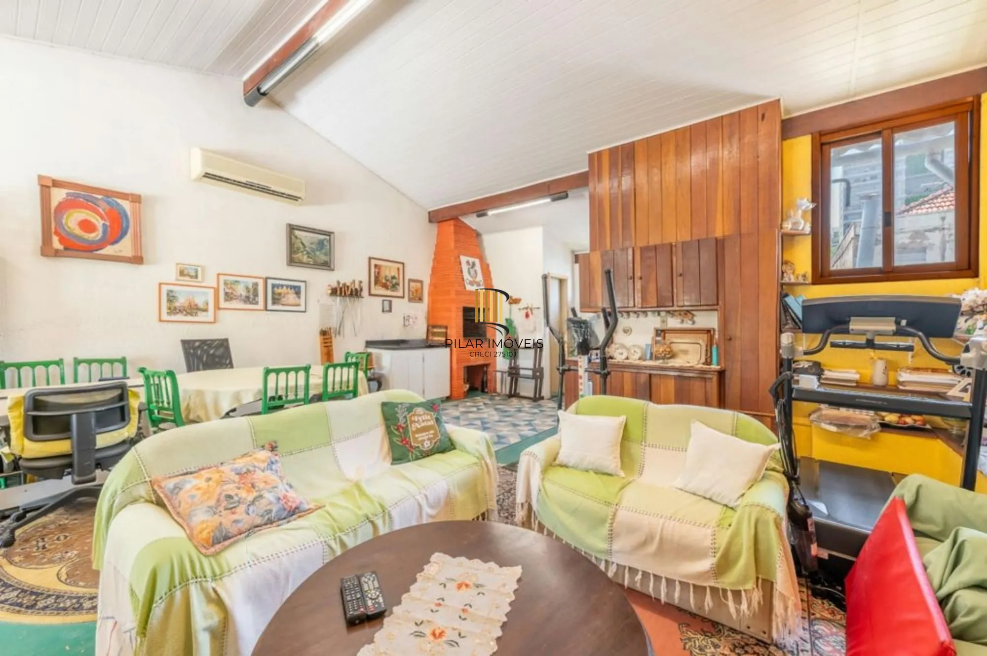Casa 3 quartos, 2 suítes, 3 vagas no Rio Branco