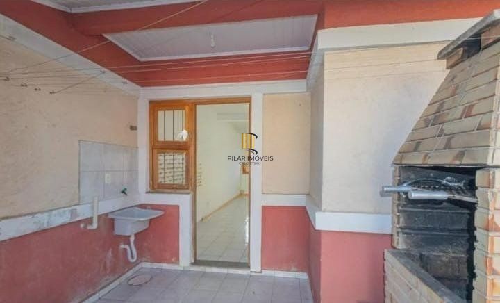 Casa de 2 dormitórios e 1 vaga de garagem em Canoas.