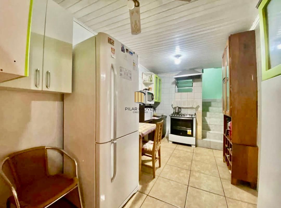 Casa com pátio 144m2 2 quartos com vaga Bairro Passo das Pedras Porto Alegre