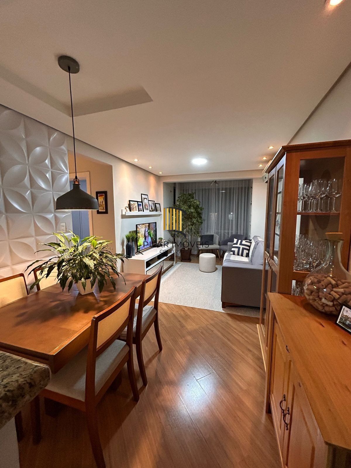 Apartamento à venda com 2 quartos e 55m² no bairro Cristal