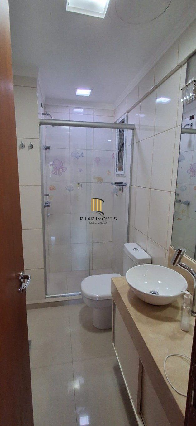 Cobertura com 3 quartos, 2 Vagas de garagem No Bairro Cavalhada.